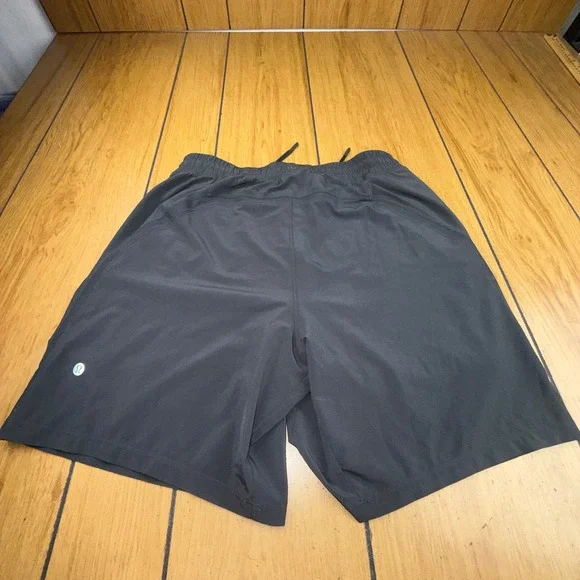 Lululemon Mens THE Short 9 Inch Charcoal Grey Mesh Panel Athletic Gym Shorts M - Picture 4 of 16